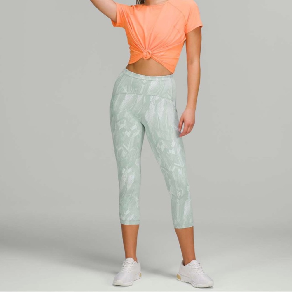 LULULEMON green Swift Speed High-Rise Crop